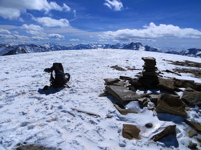 Foto: Andreas Koller / Skitour / Unbekannter SO-Grat auf den Hintereiskopf (3289m) / 17.05.2017 22:40:22