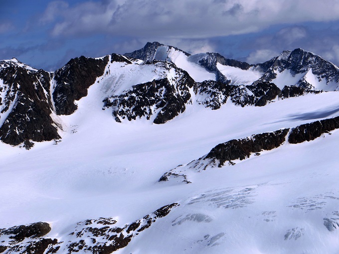 Foto: Andreas Koller / Skitour / Unbekannter SO-Grat auf den Hintereiskopf (3289m) / Hintere Schwärze (3629m) / 17.05.2017 22:39:58