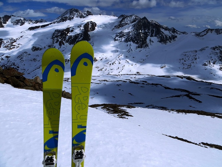 Foto: Andreas Koller / Skitour / Unbekannter SO-Grat auf den Hintereiskopf (3289m) / Vorbereitung zur Abfahrt / 17.05.2017 22:37:01