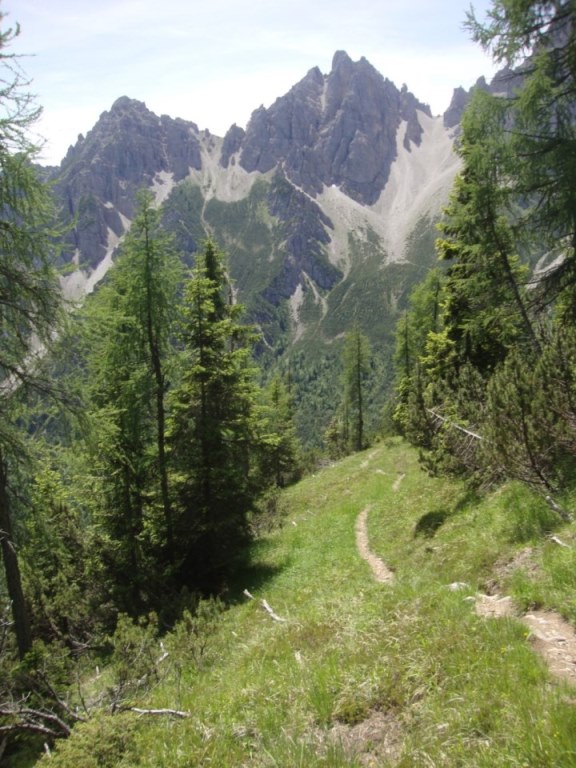 Foto: Wolfgang Dröthandl / Wandertour / Rifugio Giaf und Anello di Bianchi / Ein Höhenweg á la Dolomiten! (Blick auf Monfalconi) / 23.06.2017 16:08:09