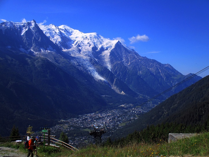 Foto: Andreas Koller / Klettersteigtour / Via ferrata des Evettes und LŽIndex (2405m) / Chamonix wird vom Montblanc (4810m) überragt / 20.09.2017 01:53:14