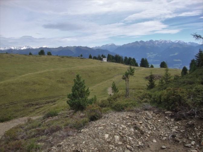 Foto: Wolfgang Dröthandl / Wandertour / Über die Lüsner Alm zum Glittner See / rechts am Horizont Rieserfernergruppe / 04.11.2017 23:07:36