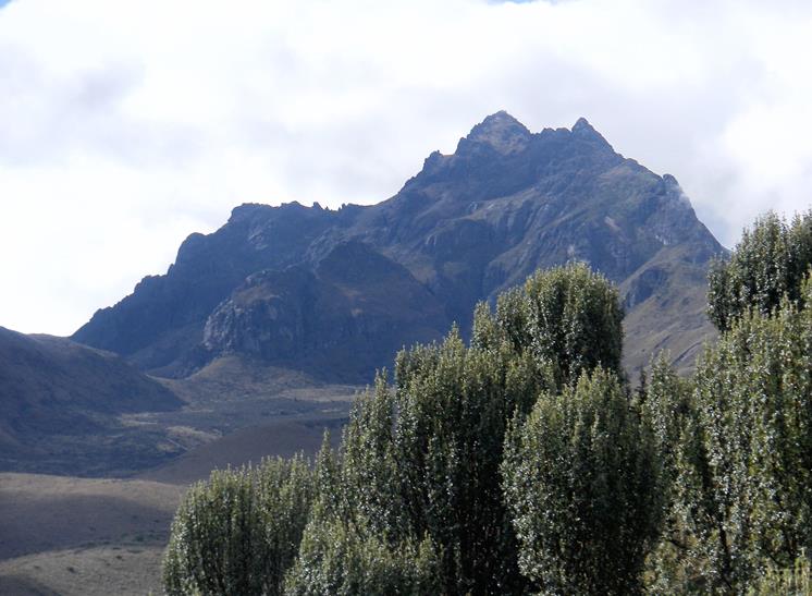 Foto: Wolfgang Lauschensky / Wandertour / Rucu Pichincha 4698m SO-Grat / SO Grat von der Teleferico Bergstation / 16.12.2017 16:23:14
