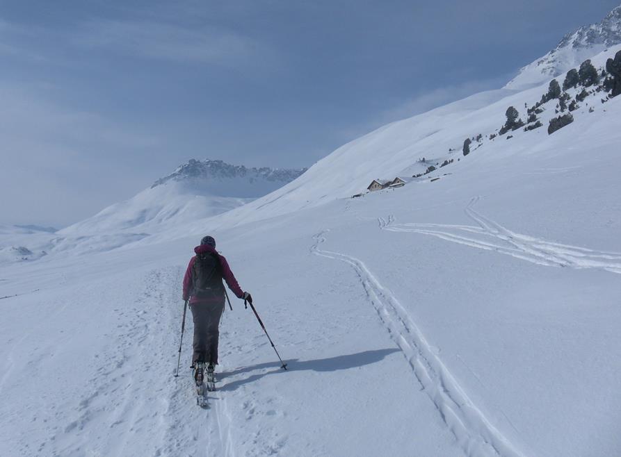 Foto: Wolfgang Lauschensky / Skitour / Piz Vallatscha 3021m von S-charl / Alp Praditschöl / 06.03.2018 14:57:45