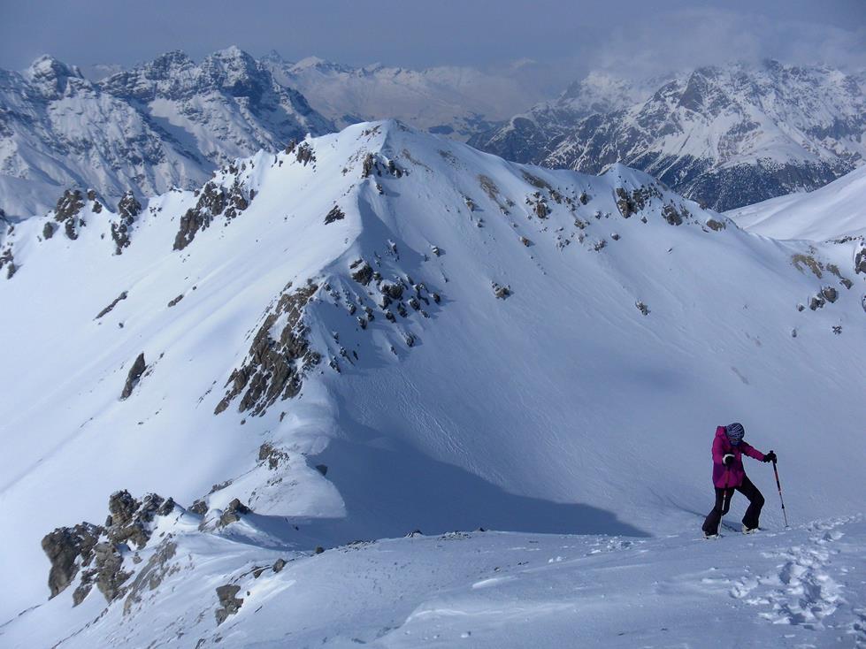 Foto: Wolfgang Lauschensky / Skitour / Piz Vallatscha 3021m von S-charl / Nordgratrücken vom Gipfel / 06.03.2018 14:56:56
