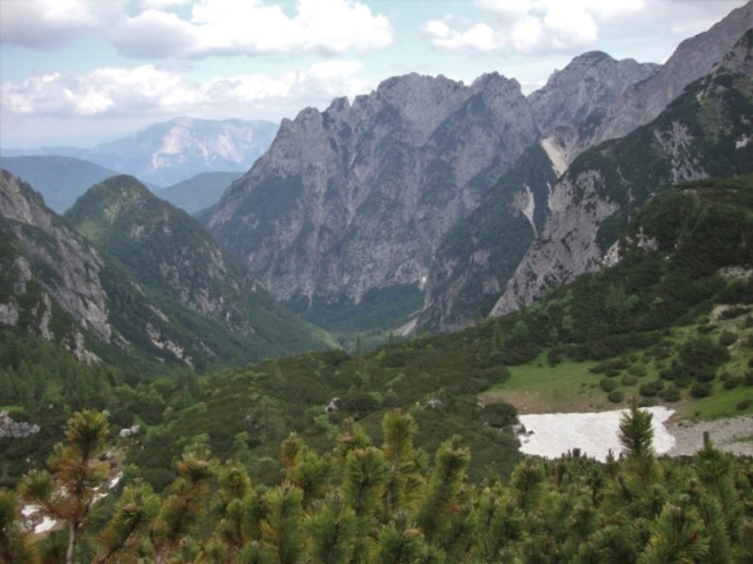 Foto: Wolfgang Dröthandl / Wandertour / Val Romana - Runde / Blick zurück Richtung Val Romana, jenseits Breitkofel; links am Horizont Dobratsch / 27.06.2018 14:52:14