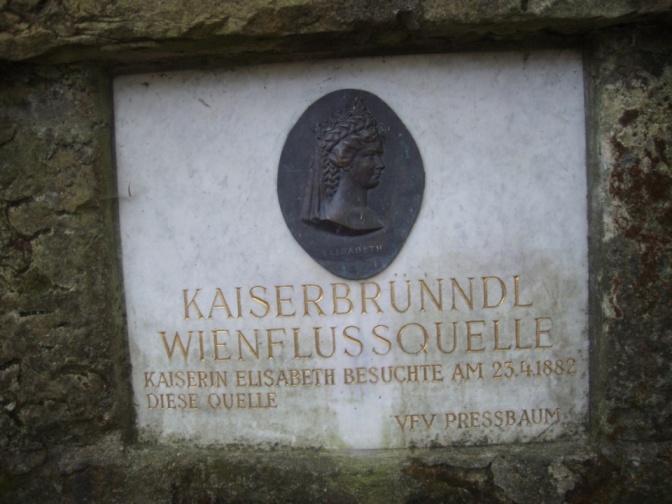 Foto: Wolfgang Dröthandl / Wandertour / Jochgrabenberg und Kaiserbrunnberg / Kaiserin Sisi war auch hier, ließ sich angeblich von hier ihr Kaffeewasser bringen... / 22.10.2018 15:05:19