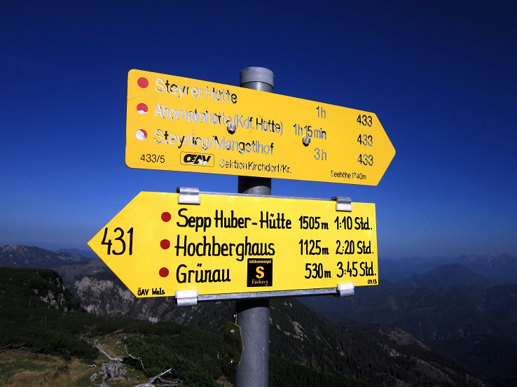 Foto: Andreas Koller / Wandertour / Aussichtsgipfel Kasberg (1747m) / Abstieg vom Kasberg / 17.11.2018 15:34:15