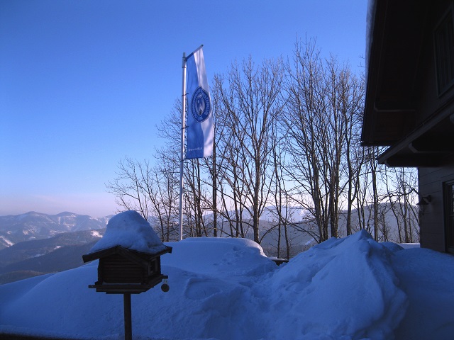 Foto: Andreas Koller / Skitour / Rasch auf den Hainfelder Kirchenberg (924m) / Hainfelder Hütte am Kirchenberg / 25.01.2019 21:43:37