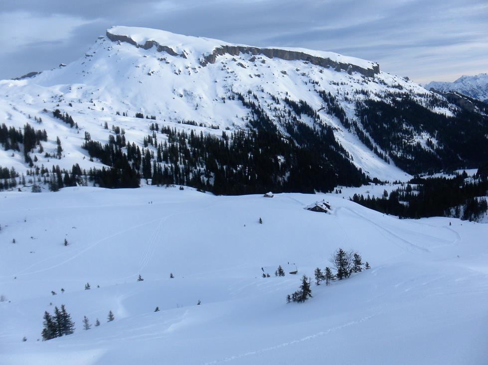 Foto: Wolfgang Lauschensky / Skitour / Grünhorn 2039m aus dem Schwarzwassertal / Schwarzwasserhütte unter dem Hohen Ifen / 10.02.2019 11:21:54