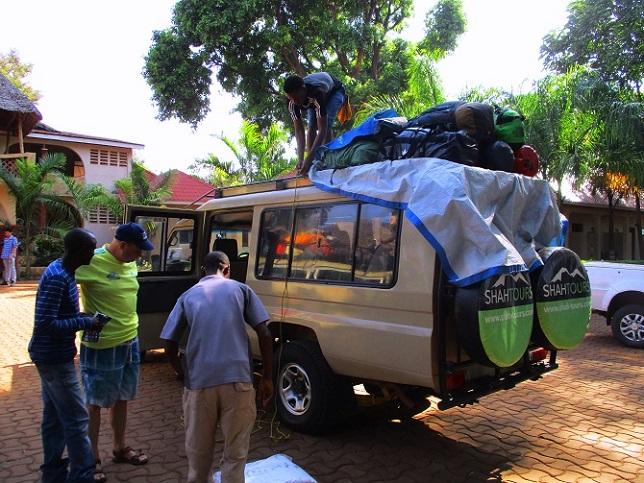 Foto: Andreas Koller / Wandertour / Climb and run: Kilimanjaro (5895m) / 14.04.2019 00:47:39