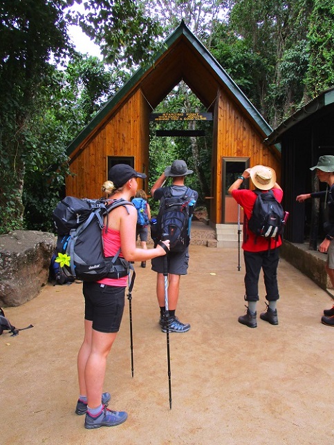 Foto: Andreas Koller / Wandertour / Climb and run: Kilimanjaro (5895m) / 14.04.2019 00:47:14
