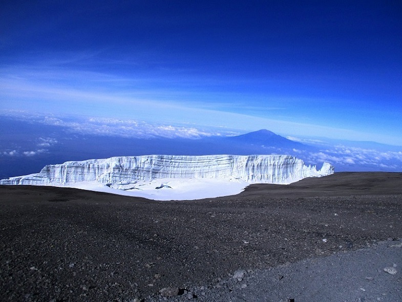 Foto: Andreas Koller / Wandertour / Climb and run: Kilimanjaro (5895m) / 14.04.2019 00:35:51