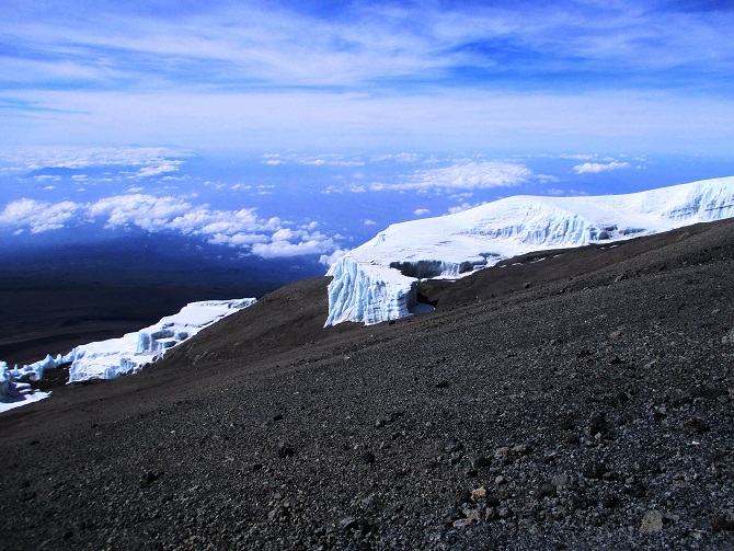 Foto: Andreas Koller / Wandertour / Climb and run: Kilimanjaro (5895m) / 14.04.2019 00:34:23