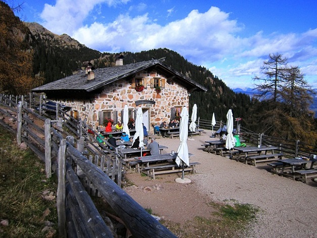 Foto: Andreas Koller / Wandertour / Rundtour Großer Laugen (2434m) / Laugenalm / 24.04.2019 23:55:16