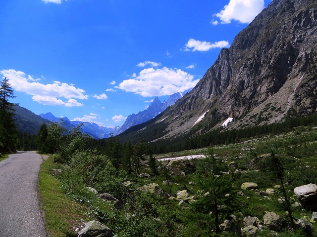 Foto: Andreas Koller / Wandertour / Im Val Ferret zum Rifugio Elena (2061m) / 17.05.2019 02:31:37