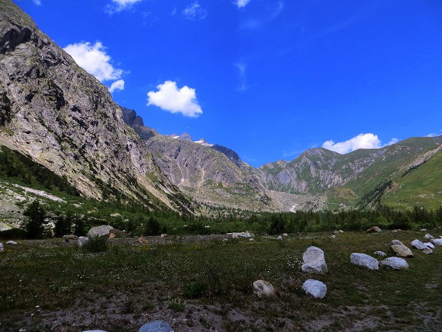 Foto: Andreas Koller / Wandertour / Im Val Ferret zum Rifugio Elena (2061m) / 17.05.2019 02:31:07