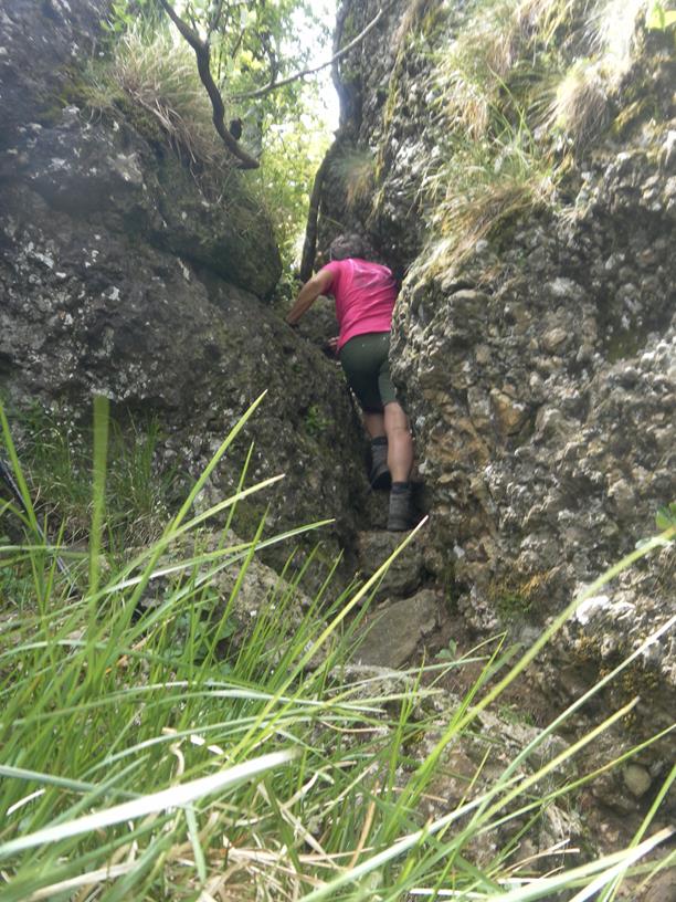 Foto: Wolfgang Lauschensky / Wandertour / Monte Roccabruna und Monte Gifarco / Felsschlucht / 09.07.2019 17:17:59