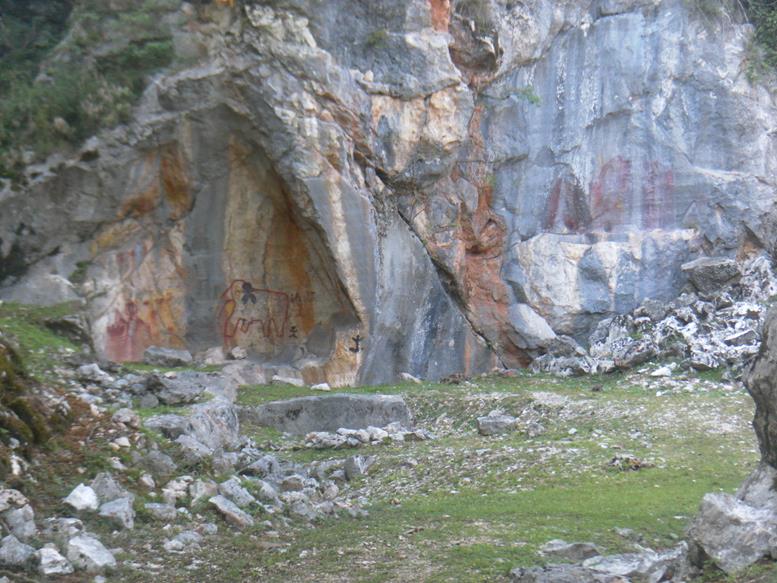 Foto: Wolfgang Lauschensky / Wandertour / Monte San Giorgio - Monte Pravello Runde / historische Marmorsteinbrüche beim Abstieg / 03.10.2019 17:44:23