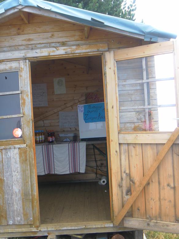 Foto: Wolfgang Lauschensky / Wandertour / Monte Tamaro 1963m bis Monte Lema 1619m / Selbstbedienungshütte / 04.10.2019 01:12:14