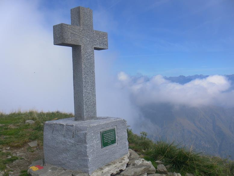 Foto: Wolfgang Lauschensky / Wandertour / Monte Tamaro 1963m bis Monte Lema 1619m / Monte Gradiccioli / 04.10.2019 01:11:59