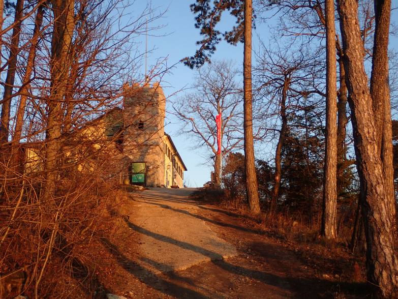Foto: Manfred Karl / Wandertour / Hoher Ge: Rundtour zum Höllenstein / Höllensteinhaus / 16.12.2019 07:19:55