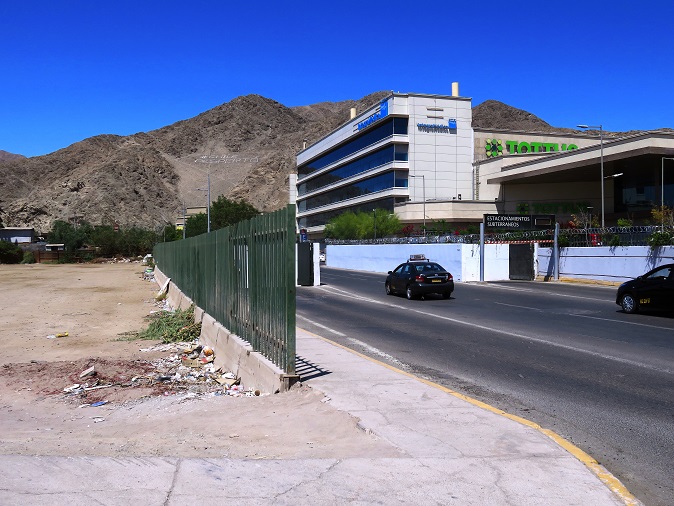 Foto: Andreas Koller / Wandertour / Bummeln in Copiapo (391m) / Moderne Einkaufszentren und Slums / 21.01.2020 00:12:45