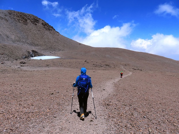 Foto: Andreas Koller / Wandertour / Plomo-Trekking 4: Cerro Leonera (4954m) / Abstieg vom Cerro Leonera / 28.02.2020 21:22:15