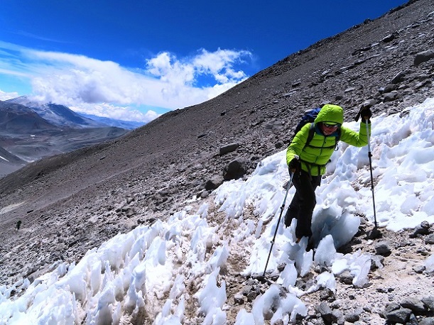 Foto: Andreas Koller / Wandertour / Nevado Ojos del Salado (6893m) / Büßereisfeld / 04.04.2020 00:55:26