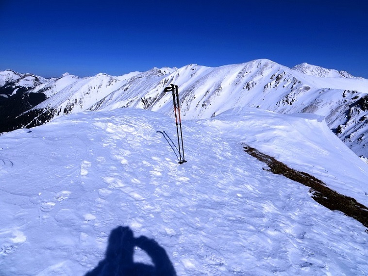 Foto: Andreas Koller / Skitour / Durchs Paradies auf die Krugtörlspitze (2042m) / Auf der Krugtörlspitze / 22.04.2020 00:37:47