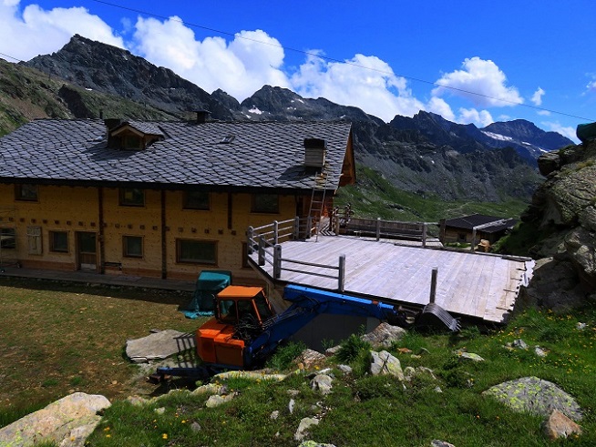 Foto: Andreas Koller / Wandertour / Panorama-Dreitausender Alta Luce (3186m) / Orestes Hütte / 08.05.2020 01:08:17