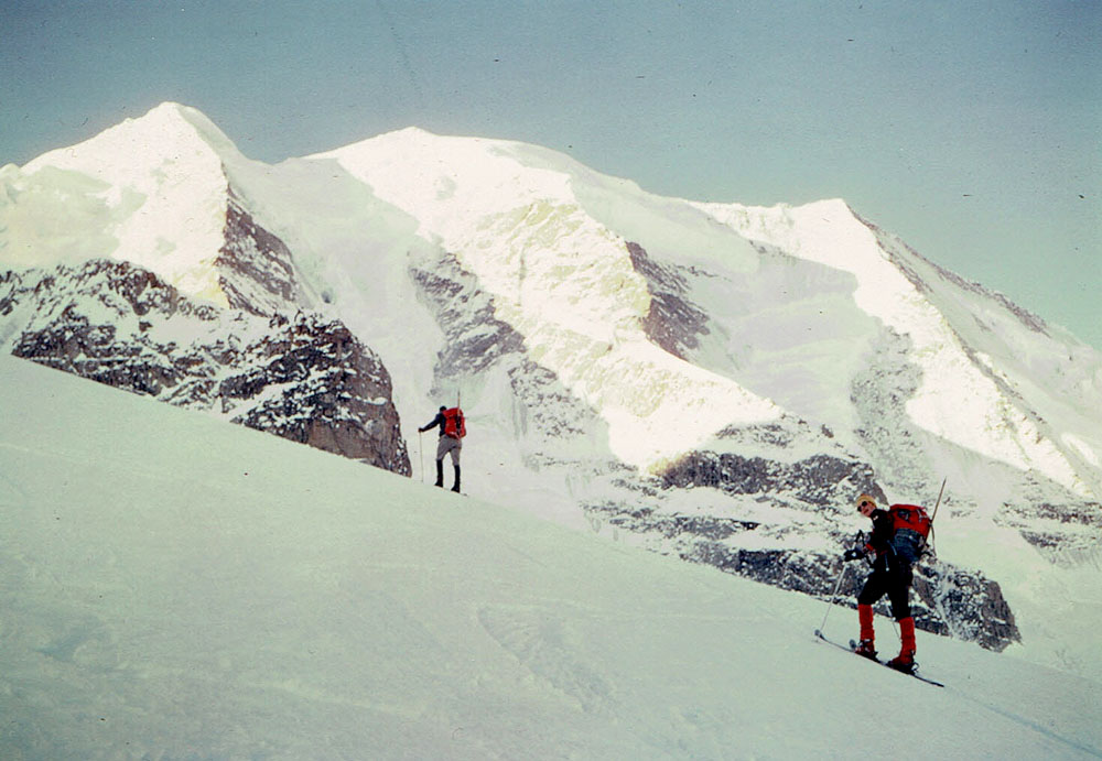 Foto: Rupert Gredler / Skitour / Piz Palü Hauptgipfel / Aufstieg im Morgenlicht / 18.06.2020 09:23:05