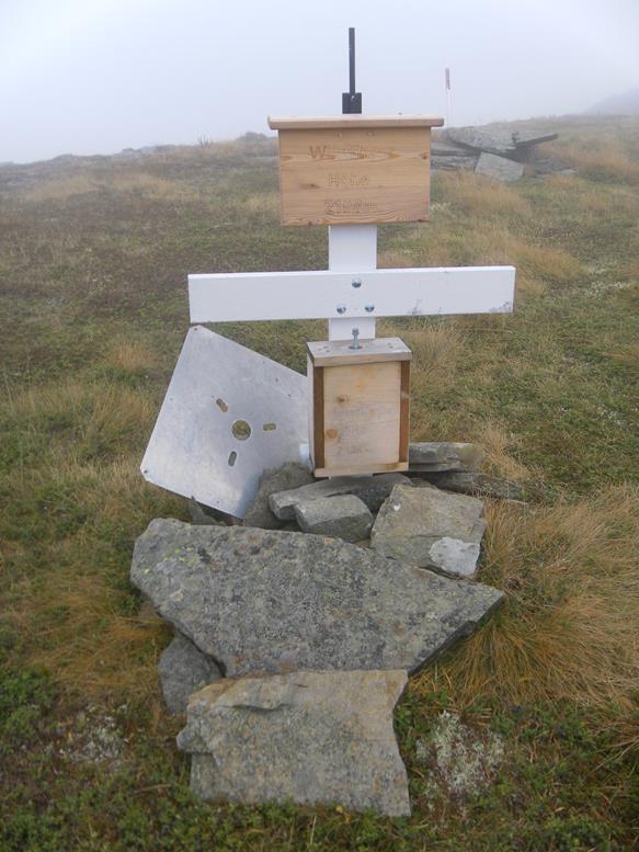 Foto: Wolfgang Lauschensky / Wandertour / Strannerhöhe 2116m und Würflinghöhe 2198m aus dem Bärentalgraben / Gipfelkreuz der Würflinghöhe / 08.11.2020 19:04:24