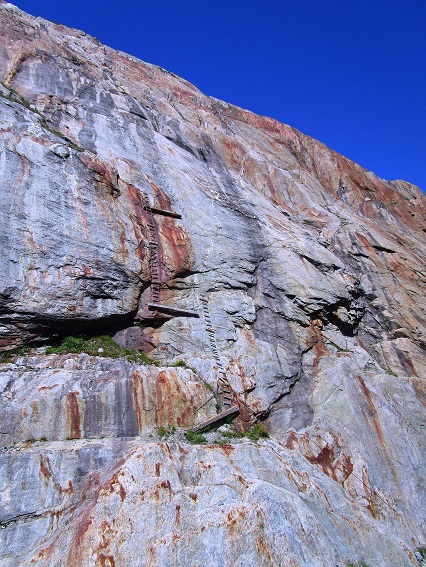 Foto: Andreas Koller / Klettersteigtour / Klettersteig Rock Metal Climbing zur Anenhütte (2366m) / 25.12.2020 18:23:42