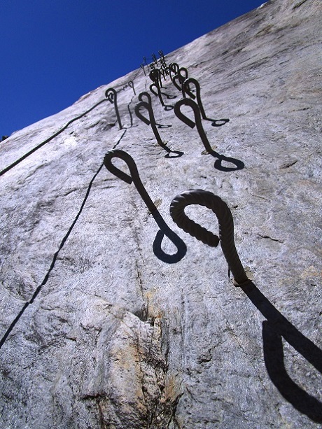 Foto: Andreas Koller / Klettersteigtour / Klettersteig Rock Metal Climbing zur Anenhütte (2366m) / 25.12.2020 18:23:12
