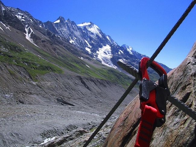 Foto: Andreas Koller / Klettersteigtour / Klettersteig Rock Metal Climbing zur Anenhütte (2366m) / 25.12.2020 18:22:31