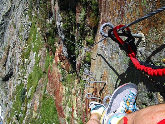Foto: Andreas Koller / Klettersteigtour / Klettersteig Rock Metal Climbing zur Anenhütte (2366m) / 25.12.2020 18:20:39