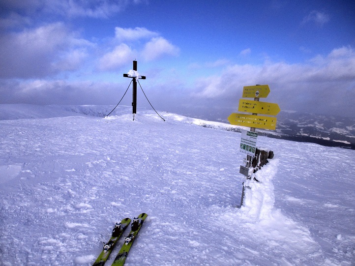 Foto: Andreas Koller / Skitour / Tour Saualpe auf die Ladinger Spitze (2079m) / Gipfelkreuz Ladinger Spitze / 30.01.2021 01:51:18