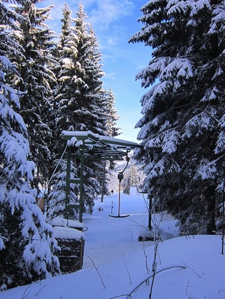 Foto: Andreas Koller / Skitour / Aus dem Feistritztal auf den Harterkogel (1523m) / Bergstation des Schlepplifts / 05.02.2021 19:38:24