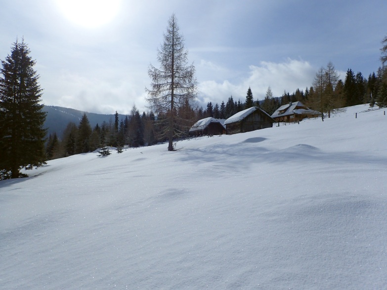 Foto: Manfred Karl / Skitour / Wintertalernock, 2394 m / Bei der Wintertalerhütte (eigentlich sind es mehrere Hütten) zweigt die Variante Blumbühel rechts ab / 19.04.2021 07:03:06