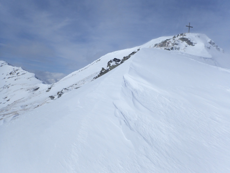 Foto: Manfred Karl / Skitour / Wintertalernock, 2394 m / Die letzten Meter zum Gipfel sind etwas felsdurchsetzt / 19.04.2021 06:58:34