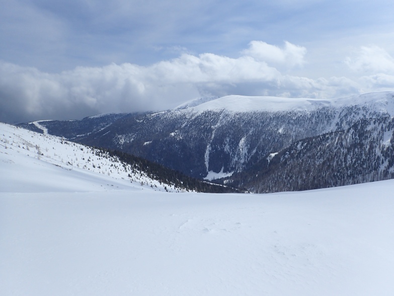 Foto: Manfred Karl / Skitour / Wintertalernock, 2394 m / Blick Richtung Kalteben / 19.04.2021 06:55:56