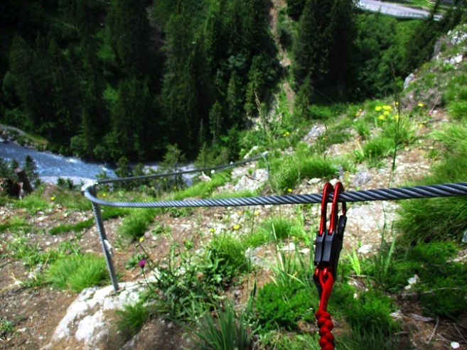 Foto: Andreas Koller / Klettersteigtour / Klettersteig Trafoi (1575m) / Hier enden beide Steige bei der Plattform / 02.05.2021 23:32:09