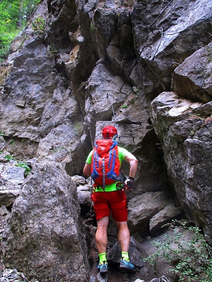 Foto: Andreas Koller / Klettersteigtour / Via ferrata du Torrent de la Combe (1575m) / Der spektakulärste Abschnitt / 19.05.2021 02:28:16