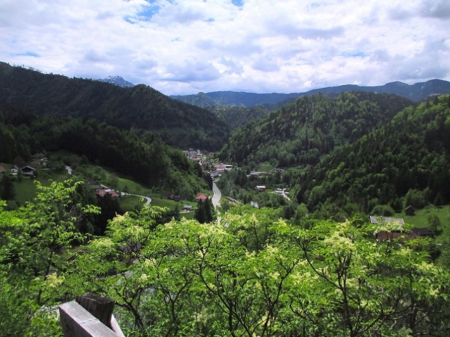 Foto: Andreas Koller / Klettersteigtour / Koschlak Klettersteig Bad Eisenkappel (720m) / Blick auf Bad Eisenkappel / 07.06.2021 00:53:21