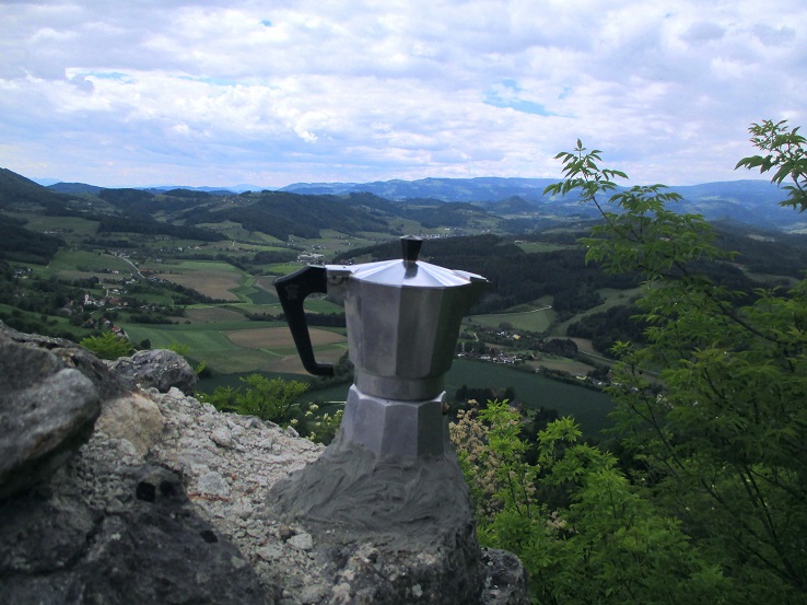 Foto: Andreas Koller / Klettersteigtour / Klettersteig Rabenstein (697m) / Ausstieg auf der Burgmauer (mit Kaffee?) / 11.06.2021 01:31:04