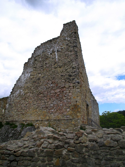 Foto: Andreas Koller / Klettersteigtour / Klettersteig Rabenstein (697m) / Besichtigung der Burgruine / 11.06.2021 01:30:28