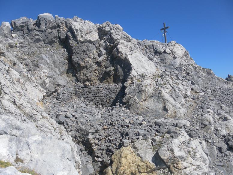 Foto: Wolfgang Lauschensky / Wandertour / Kollinkofel oder Creta di Collina 2691m vom Plöckenpass  / Gipfelfels  / 17.09.2021 23:07:11