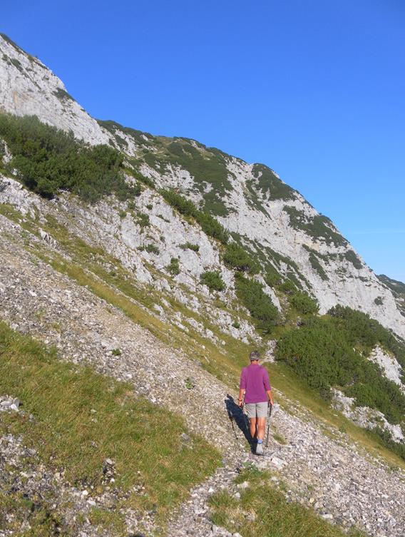 Foto: Wolfgang Lauschensky / Wandertour / Birkkarspitze 2749m und Ödkarspitzen über Brendelsteig / Querung der Geröllhalden zum Nordgrat der Ödkarspitzen / 20.09.2021 21:43:03
