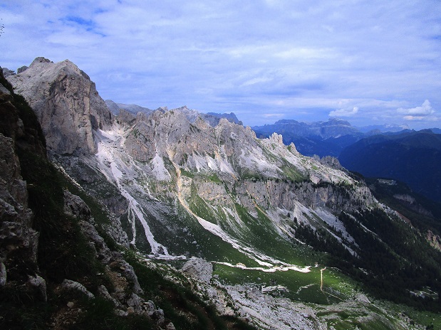 Foto: Andreas Koller / Klettersteigtour / Masaré Klettersteig über dem Rif. Roda di Vael (2607m) / Aussicht beim Ausstieg / 22.09.2021 02:13:21